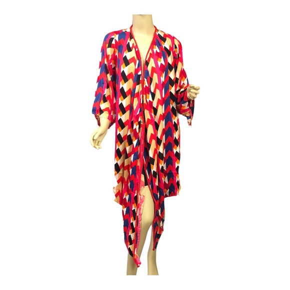 Curations Pink-Geo Printed Topper with an Asymmetrical / Shark Bite Hem. New! - Picture 2 of 6